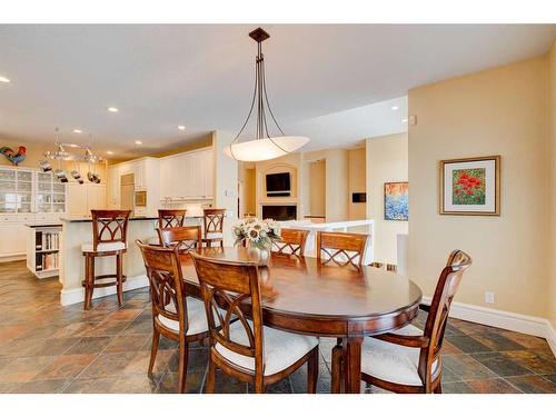 24 Schiller Crescent Nw, Calgary, AB - Indoor Photo Showing Dining Room