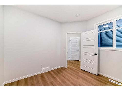 374 Corner Glen Way Ne, Calgary, AB - Indoor Photo Showing Other Room