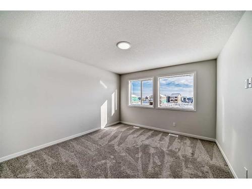 374 Corner Glen Way Ne, Calgary, AB - Indoor Photo Showing Other Room