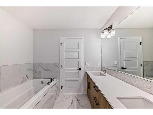 374 Corner Glen Way Ne, Calgary, AB - Indoor Photo Showing Bathroom