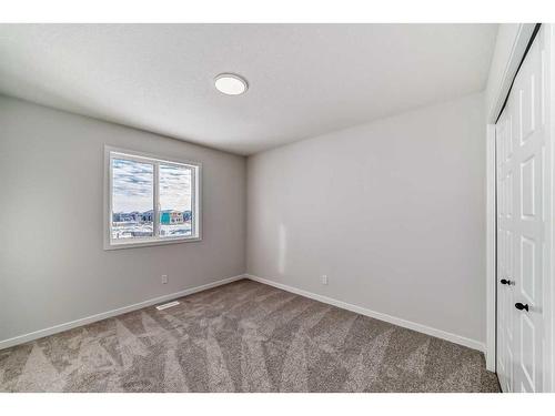 374 Corner Glen Way Ne, Calgary, AB - Indoor Photo Showing Other Room