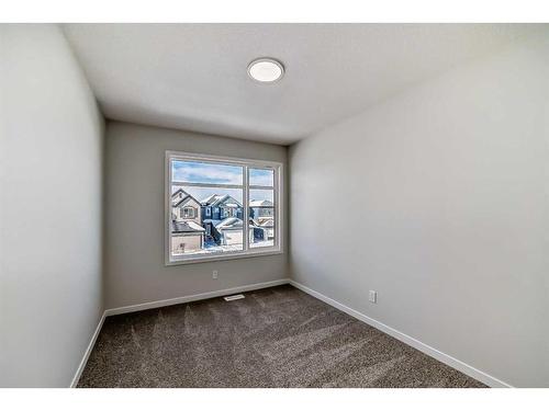 374 Corner Glen Way Ne, Calgary, AB - Indoor Photo Showing Other Room