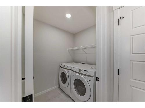 374 Corner Glen Way Ne, Calgary, AB - Indoor Photo Showing Laundry Room