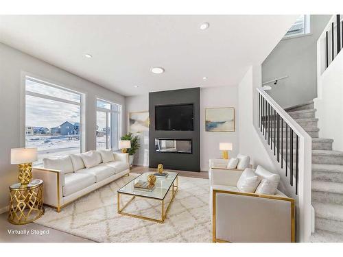 374 Corner Glen Way Ne, Calgary, AB - Indoor Photo Showing Living Room