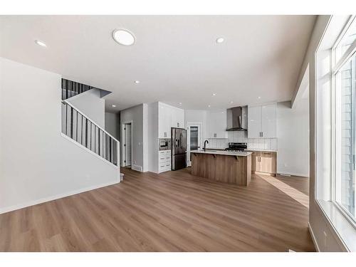 374 Corner Glen Way Ne, Calgary, AB - Indoor Photo Showing Kitchen