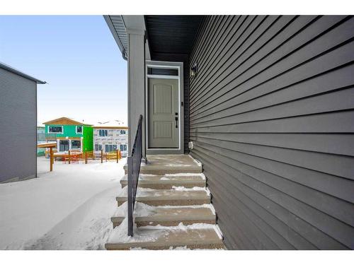 50 Lucas Place Nw, Calgary, AB - Outdoor With Exterior