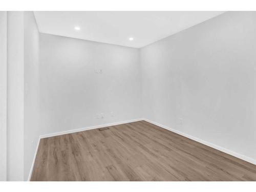 281 Yorkville Boulevard Sw, Calgary, AB - Indoor Photo Showing Other Room