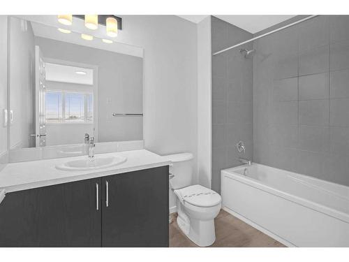 281 Yorkville Boulevard Sw, Calgary, AB - Indoor Photo Showing Bathroom