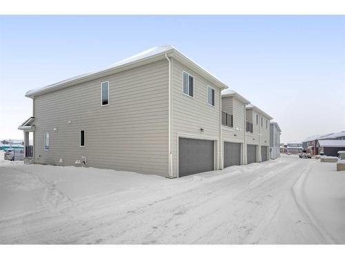 281 Yorkville Boulevard Sw, Calgary, AB - Outdoor With Exterior