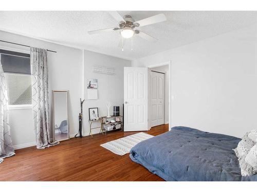 2-1909 25A Street Sw, Calgary, AB - Indoor Photo Showing Bedroom