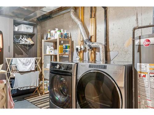 2-1909 25A Street Sw, Calgary, AB - Indoor Photo Showing Laundry Room