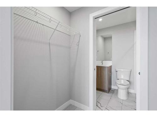 1305-111 Wolf Creek Drive Se, Calgary, AB - Indoor Photo Showing Bathroom