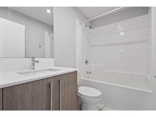 1305-111 Wolf Creek Drive Se, Calgary, AB - Indoor Photo Showing Bathroom