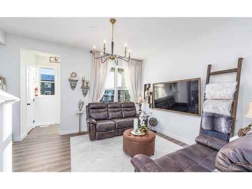 256 142 Avenue Nw, Calgary, AB - Indoor Photo Showing Living Room