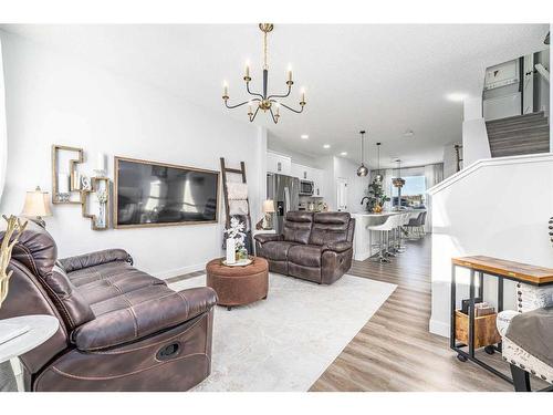 256 142 Avenue Nw, Calgary, AB - Indoor Photo Showing Living Room