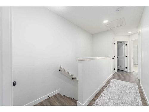 256 142 Avenue Nw, Calgary, AB - Indoor Photo Showing Other Room