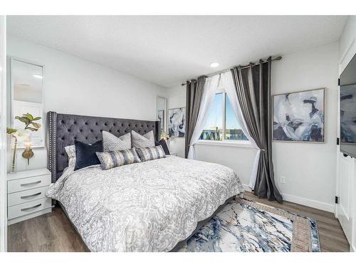 256 142 Avenue Nw, Calgary, AB - Indoor Photo Showing Bedroom