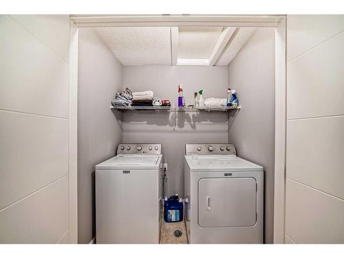 43 Baysprings Way Sw, Airdrie, AB - Indoor Photo Showing Laundry Room