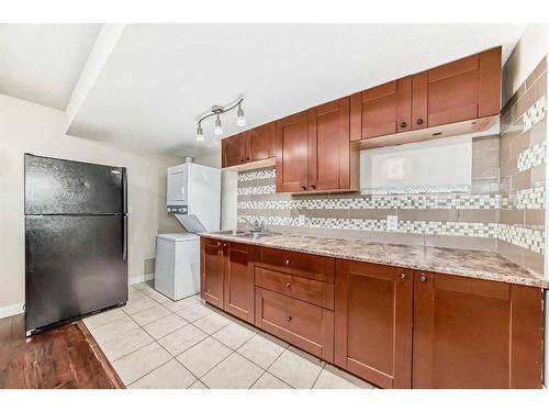 43 Baysprings Way Sw, Airdrie, AB - Indoor Photo Showing Kitchen