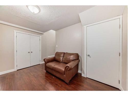 43 Baysprings Way Sw, Airdrie, AB - Indoor Photo Showing Other Room