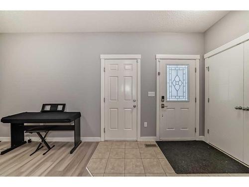 43 Baysprings Way Sw, Airdrie, AB - Indoor Photo Showing Other Room