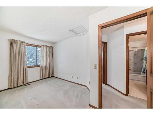 236 Scenic Hill Close Nw, Calgary, AB - Indoor Photo Showing Other Room