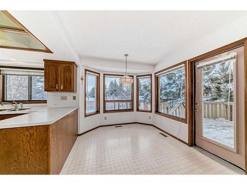 236 Scenic Hill Close Nw, Calgary, AB - Indoor