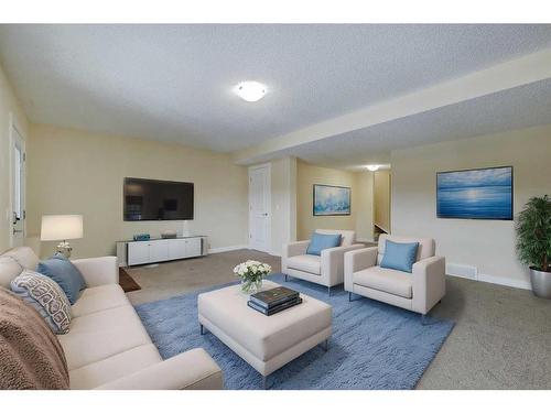 135 Baysprings Terrace, Airdrie, AB - Indoor Photo Showing Living Room