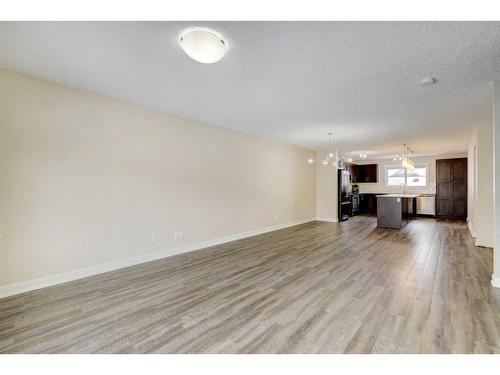 135 Baysprings Terrace, Airdrie, AB - Indoor Photo Showing Living Room