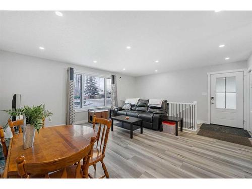 302 Adams Crescent Se, Calgary, AB - Indoor