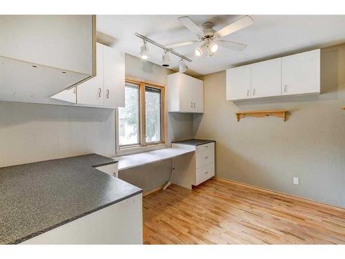 1921 23 Avenue Nw, Calgary, AB - Indoor Photo Showing Kitchen