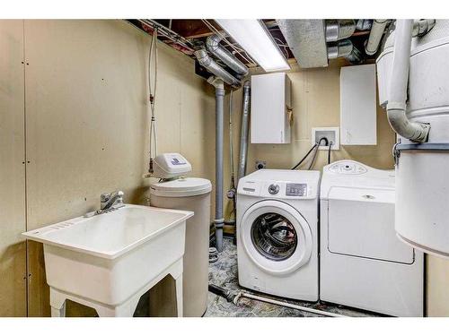 1921 23 Avenue Nw, Calgary, AB - Indoor Photo Showing Laundry Room