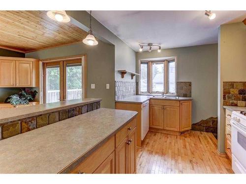 1921 23 Avenue Nw, Calgary, AB - Indoor Photo Showing Kitchen With Double Sink