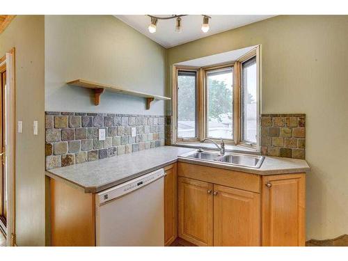 1921 23 Avenue Nw, Calgary, AB - Indoor Photo Showing Kitchen With Double Sink