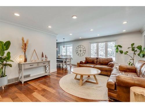 151 Midvalley Place Se, Calgary, AB - Indoor Photo Showing Living Room