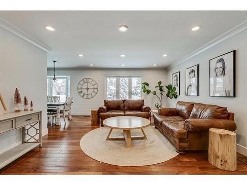 151 Midvalley Place Se, Calgary, AB - Indoor Photo Showing Living Room