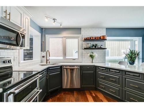 151 Midvalley Place Se, Calgary, AB - Indoor Photo Showing Kitchen With Stainless Steel Kitchen With Upgraded Kitchen