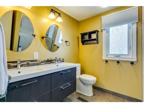 151 Midvalley Place Se, Calgary, AB - Indoor Photo Showing Bathroom