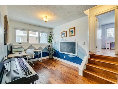 151 Midvalley Place Se, Calgary, AB - Indoor