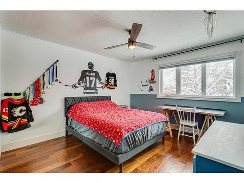 151 Midvalley Place Se, Calgary, AB - Indoor Photo Showing Bedroom