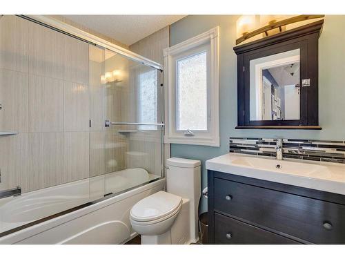 151 Midvalley Place Se, Calgary, AB - Indoor Photo Showing Bathroom