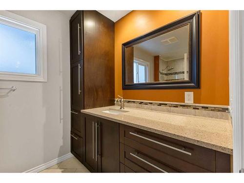 332 Butte Place, Stavely, AB - Indoor Photo Showing Bathroom