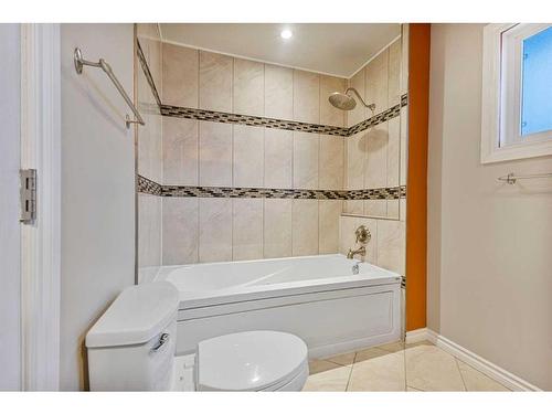 332 Butte Place, Stavely, AB - Indoor Photo Showing Bathroom