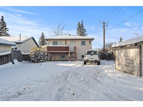 220 Castlebrook Way Ne, Calgary, AB - Outdoor