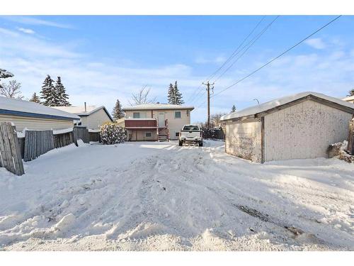 220 Castlebrook Way Ne, Calgary, AB - Outdoor