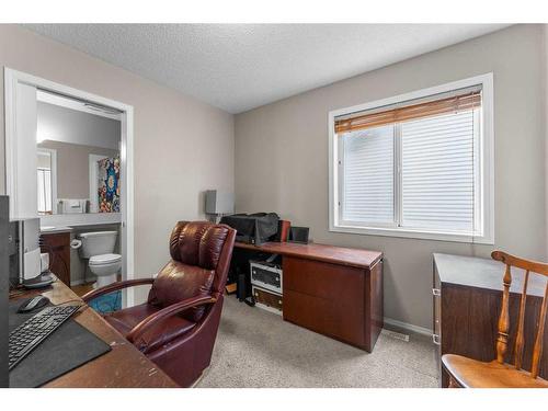 195 Cranberry Close Se, Calgary, AB - Indoor