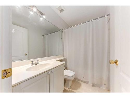 117 Evergreen Way Sw, Calgary, AB - Indoor Photo Showing Bathroom