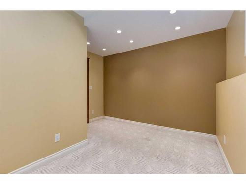 117 Evergreen Way Sw, Calgary, AB - Indoor Photo Showing Other Room