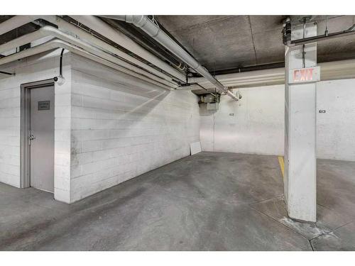 409-30 Royal Oak Plaza Nw, Calgary, AB - Indoor Photo Showing Garage