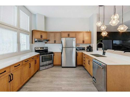 409-30 Royal Oak Plaza Nw, Calgary, AB - Indoor Photo Showing Kitchen